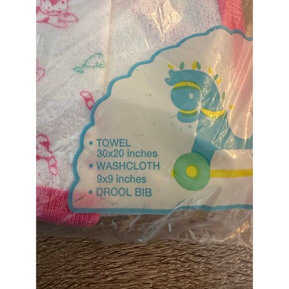 Vintage Terry Products Baby Gift Set Towel Washcloth‎ Drool Bib PInk White Cats - Picture 2 of 4